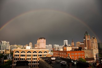 Rainbow over downtown Milwaukee. Photo : Henryk Sadura