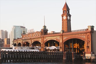 View of old railroad station. USA, New Jersey, Hoboken.
Photo : fotog