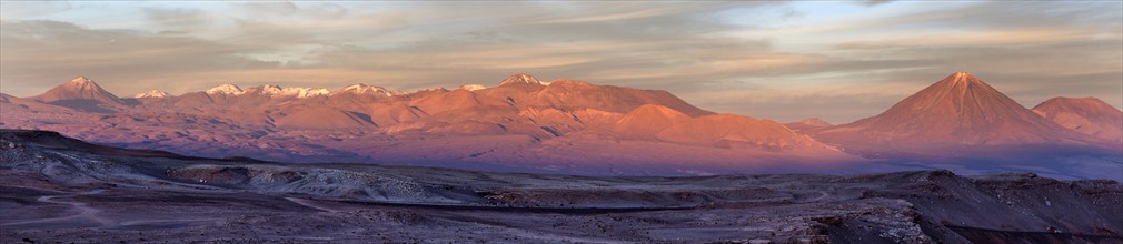 View to Valle de la Luna at sunrise. Chile, Antofagasta Region, Atacama Desert, Valle de la Luna