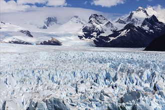Spiked tops of glacier. Argentina, Los Glaciares National Park, Perito Moreno.
Photo : Henryk