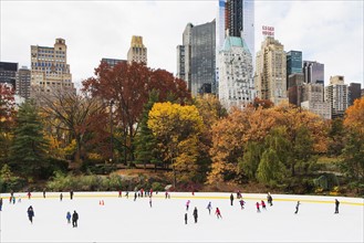 People ice skating. New York City, USA.
Photo : ALAN SCHEIN