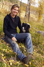 Portrait of woman with her collie outdoors. Colorado, USA.
Photo : Kelly