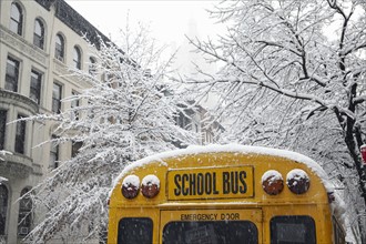 View of school bus at winter.
Photo :  Winslow Productions