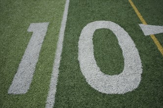 Football field marking of 10 yard line