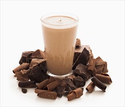 Chocolate smoothie and pieces of chocolate