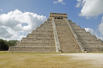 Ancient Mayan pyramid of Kukulkan