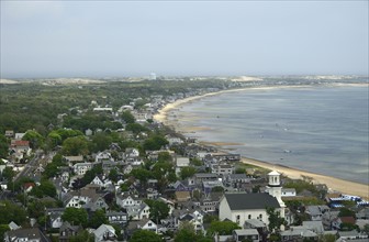 Massachusetts, Cape Cod, Provincetown, Residential district next to coastline