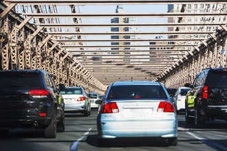 USA, New York State, New York City, Traffic on Brooklyn Bridge