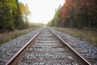 USA, New York State, Adirondack Mountains, Railroad tracks