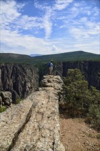 USA, Colorado, Gunnison, Hiker in Black Canyon of the Gunnison