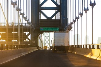 USA, New York, New York City, Semi- truck on Brooklyn Bridge