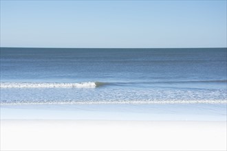USA, North Carolina, Surf City, Clear sky over beach
