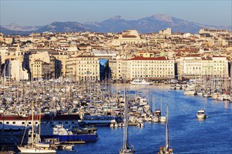 France, Provence-Alpes-Cote d'Azur, Marseille, Cityscape with Vieux port - Old Port
