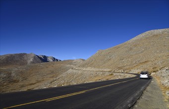USA, Colorado, Country road in Mount Evans landscape