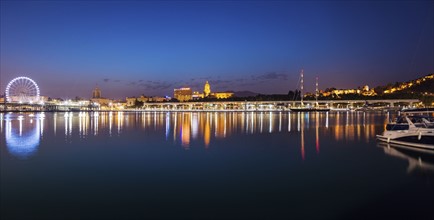 Spain, Andalusia, Seville, Skyline at dusk