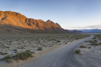 USA, California, Empty road in Death Valley National Park