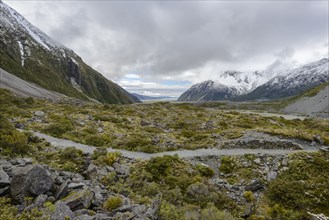 Hooker Valley in Mount Cook National Park, New Zealand