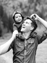 Portrait of father with son (12-17 months)