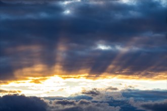 USA, Idaho, Boise, Dramatic sunset with rays of god