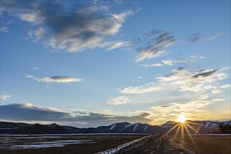 USA, Idaho, Sun Valley, Sunrise over mountains
