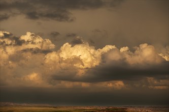 USA, South Dakota, Storm clouds at sunset
