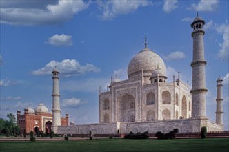 Taj Mahal with minarets