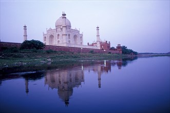 Taj Mahal reflecting in river