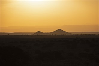 Usa, New Mexico, Santa Fe, El Dorado, Sunset sky over desert landscape