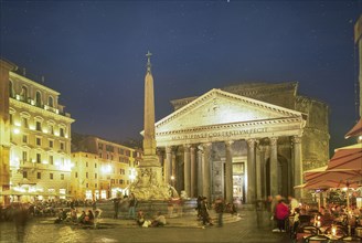 Obelisk in front of Pantheon