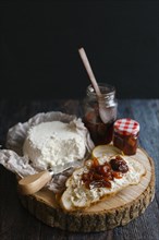 Preserves and cheese on bread
