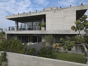 Side exterior view of modern home