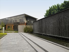 Large modern wall fountain