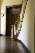 Traditional and Elegant Entry and Staircase