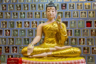 Buddha statue in Wat Chayamangkalaram temple