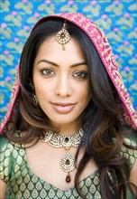Indian woman in glamorous traditional clothing