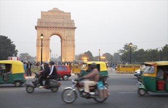 India Gate overlooking busy city street
