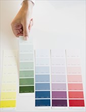 Hand selecting color swatch