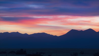 USA, New Mexico, Santa Fe, Sunset sky above Jemez Mountains