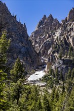 Rocky crags of Sawtooth Mountains