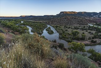 Usa, New Mexico, Abiquiu, Rio Chama, Landscape with Chama River at sunset