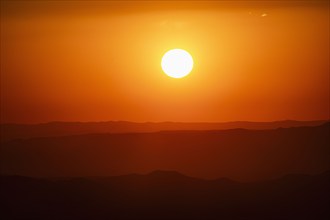 Usa, New Mexico, Santa Fe, Sunset above Sangre De Cristo Mountains, Santa Fe, New Mexico, USA