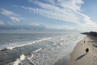 USA, North Carolina, Surf City, Beach in afternoon light, Surf City, North Carolina, USA