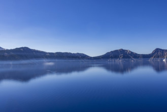 USA, Oregon, Clear sky over calm Crater lake