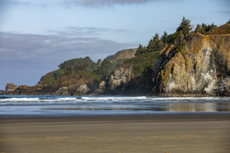 USA, Oregon, Newport, Yaquina Head rocks on Oregon Coast