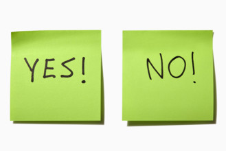 Yes and No written on green post it votes