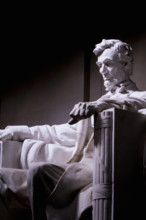 USA, Washington DC, Abraham Lincoln statue at Lincoln Memorial at night