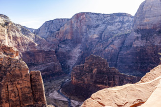 USA, Utah, Zion National Park, Zion Canyon from Scouts Lookout on sunny day
