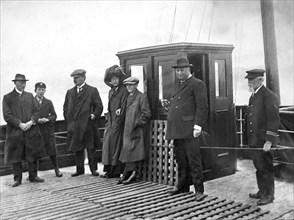 Le Capitaine McVie et la famille Odell, à bord du transbordeur "Ireland"