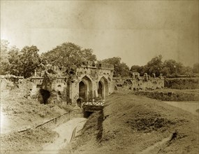 Cashmere (Kashmir) Gate, Delhi. The crumbling arches of the Cashmere (Kashmir) Gate, the scene of a