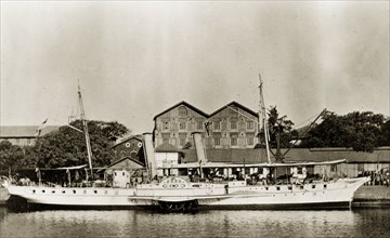 RIMS 'Sphinx' in Bombay. RIMS 'Spinx', a paddle steamer belonging to the Royal Indian Marine